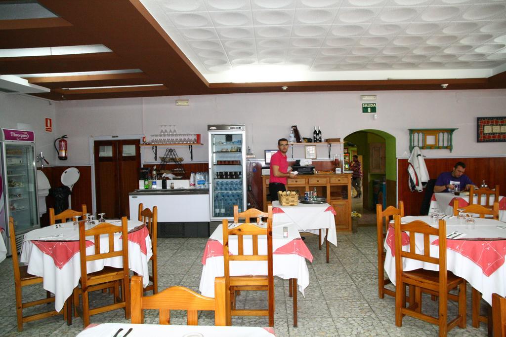 Hostal Asturias Hotel Jarilla Bagian luar foto